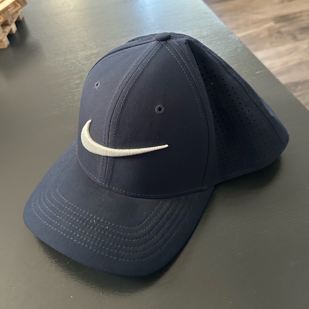 Nike golf hat